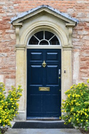 Front,Door,Of,Beautiful,Old,English,Town,House