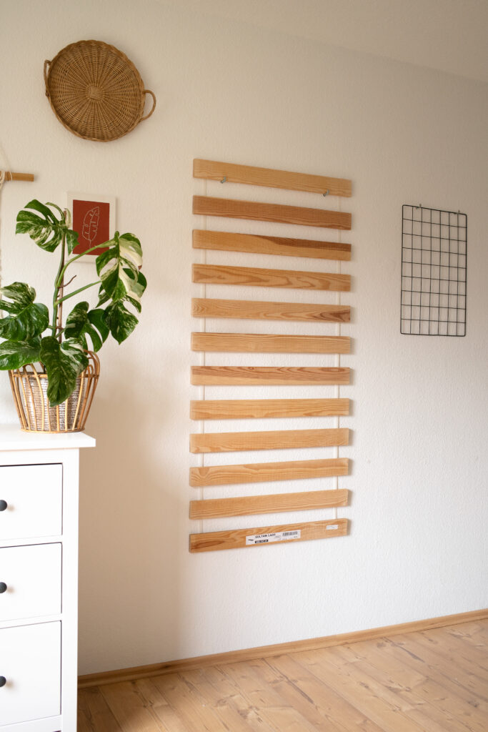 Existing wall slats before upcycling.