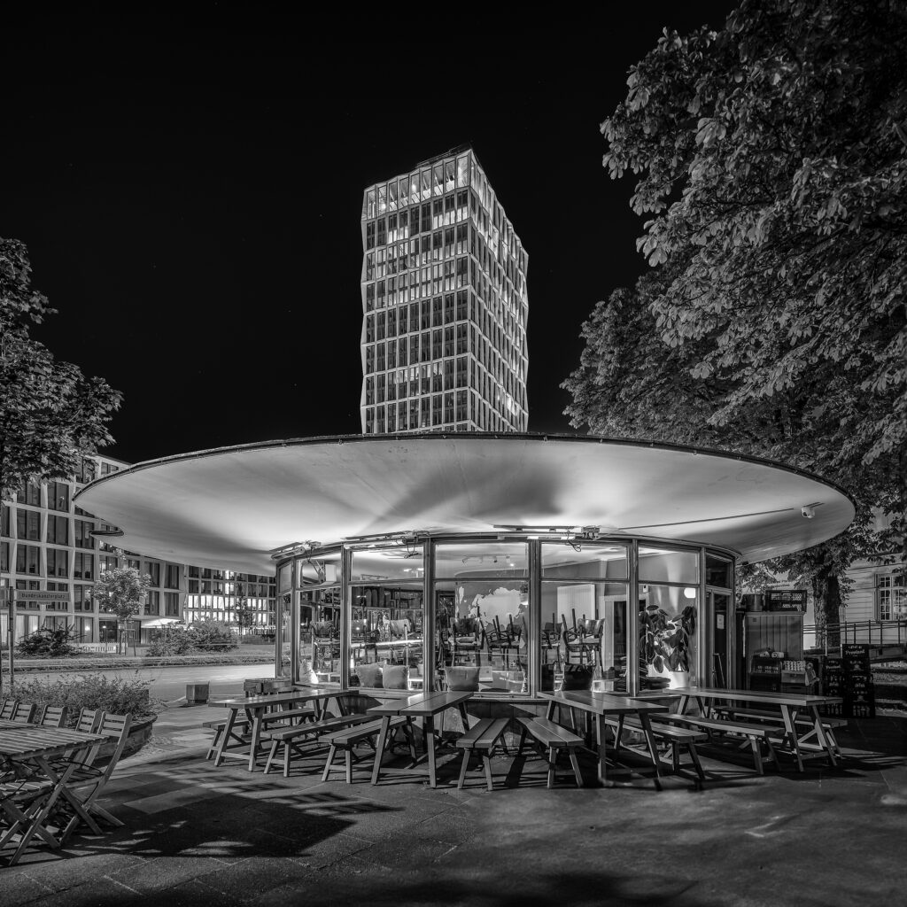 The city of Bonn, Germany, has a new high-rise building, the city quarter “Neuer Kanzlerplatz”. I wanted to combine old and new in this picture. So the pub "Alter Schwede" reflects the old part and the new high-rise building is in the background.