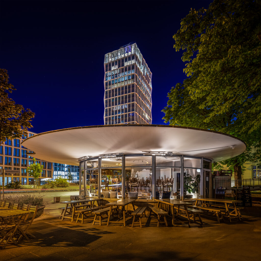 The city of Bonn, Germany, has a new high-rise building, the city quarter “Neuer Kanzlerplatz”. I wanted to combine old and new in this picture. So the pub "Alter Schwede" reflects the old part and the new high-rise building is in the background.