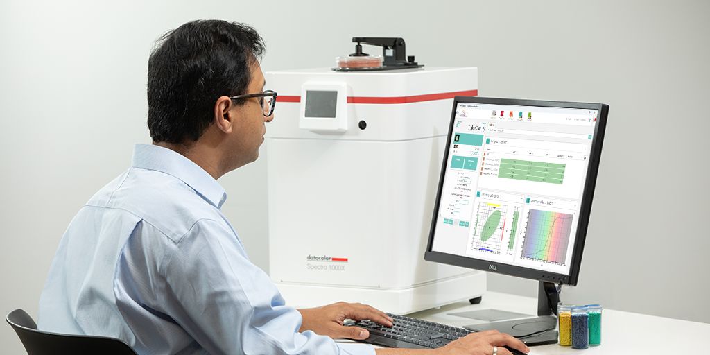 técnico com o software Colibri 